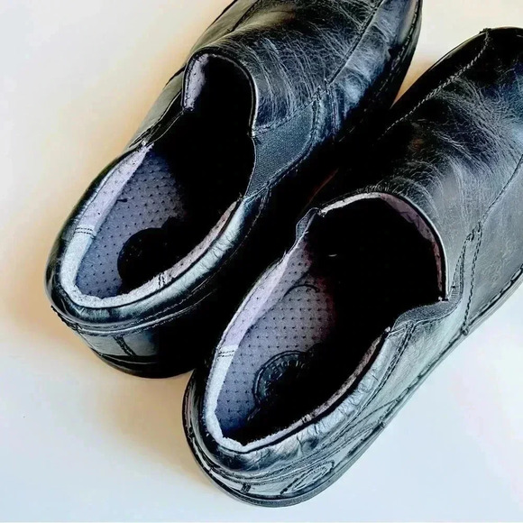 Dr. Martens Unisex Tevin Shoes - Picture 8 of 11